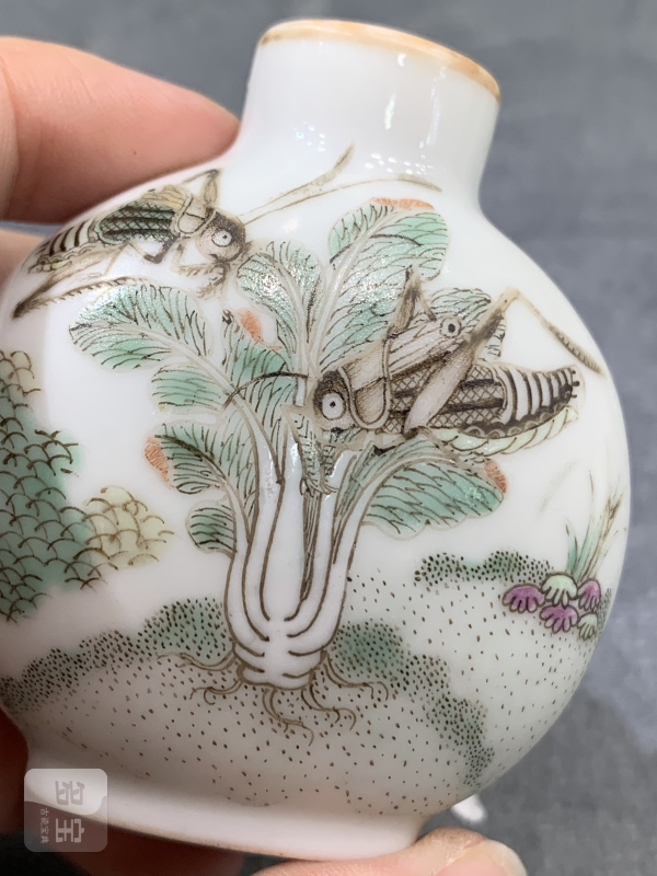 清晚期粉彩飞黄腾达鼻烟壶 - 图8